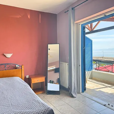 Nikolas Aparthotel 3*