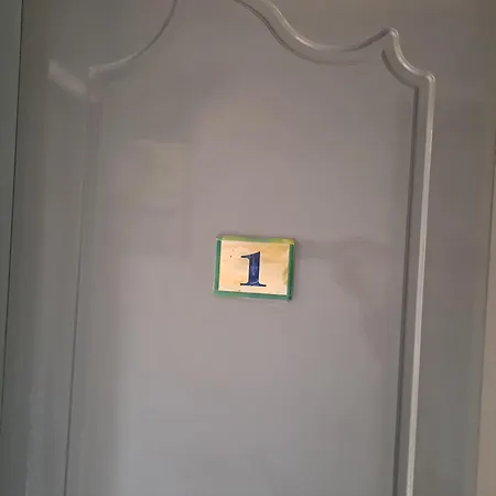 Nikolas Aparthotel 3*