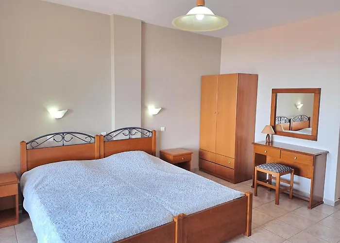 Ξενοδοχείο με διαμερίσματα Nikolas 3*