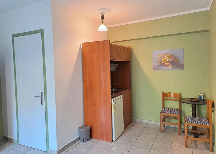 Ξενοδοχείο με διαμερίσματα Nikolas 3*